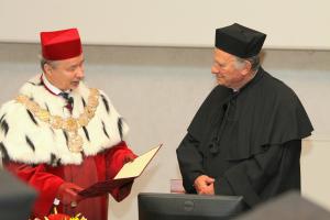 Ceremonia nadania tytułu doktora honoris causa prof. Johnowi
M. Swalesowi