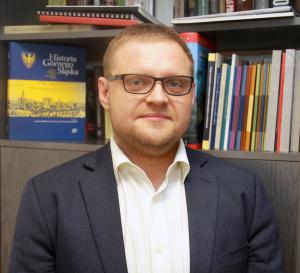 Dr Mirosław Węcki z Zakładu Archiwistyki i Historii Śląska w Instytucie Historii UŚ