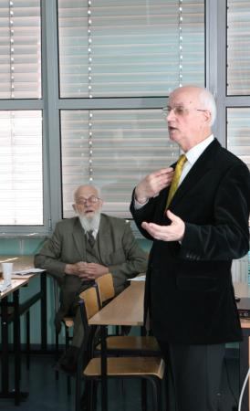 Prof. Walery Pisarek i prof. Władysław Miodunka