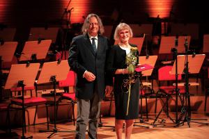 Tytuł Profesora Honorowego Uniwersytetu
Śląskiego w Katowicach został przyznany
prof. dr hab. Bernadecie Niesporek-Szamburskiej Tytuł Profesora Honorowego Uniwersytetu
Śląskiego w Katowicach został przyznany
prof. dr hab. Bernadecie Niesporek-Szamburskiej