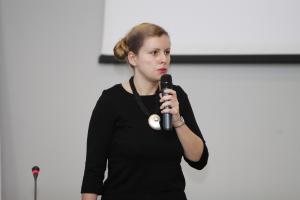 Drugie miejsce zajęła Marzena Szczepkowska, autorka pracy „Wpływ
warunków spiekania na efekt pamięci kształtu w stopach NiTiCo wytworzonych
metalurgią proszków”
