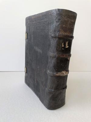Biblia z połowy XIII wieku – przed konserwacją i po jej wykonaniu