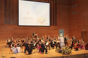 W koncercie „Brzegi Dunaju” wystąpiła Orkiestra „Camerata Impuls”
pod dyrekcją Małgorzaty Kaniowskiej