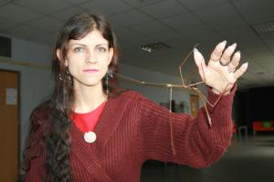Anna Łazuka z patyczakiem Phrynganistria heusii