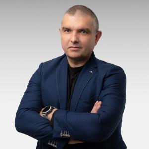 Prof. dr hab. Armand Cholewka