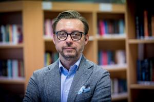 Dr Artur Madaliński