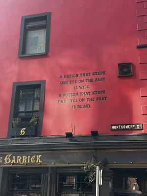Jeden z budynków w centrum Belfastu przy
Montgomery St.