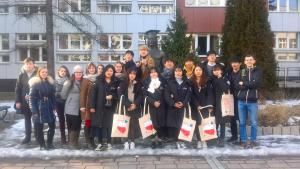 Studenci międzynarodowych studiów polskich z polonistami koreańskimi podczas wspólnych zajęć na Uniwersytecie Śląskim