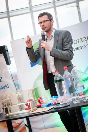 Dr Dariusz Kajewski, absolwent
Wydziału Matematyki,
Fizyki i Chemii