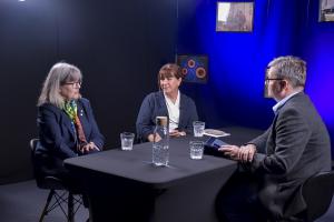 Rozmowa o roli kobiet w nauce, od lewej: prof. Donna Strickland, prof. dr hab. Ewa Jarosz i Jarosław Juszkiewicz