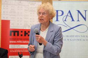 Prof. zw. dr hab. Ewa Chojecka wygłosiła wykład wprowadzający i poprowadziła
obrady pierwszego dnia konferencji