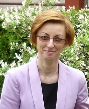 Dr Ewa Ficek