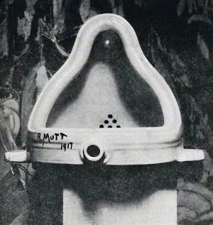 Słynna Fontanna Marcela Duchampa wystawiona w Nowym Jorku w 1917 roku