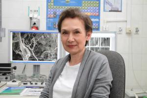 Dr Jagna Karcz z Laboratorium Skaningowej Mikroskopii Elektronowej
na Wydziale Biologii i Ochrony Środowiska UŚ