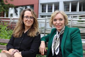 Dr Jagoda Różycka i dr hab. Karina Leksy, prof. UŚ