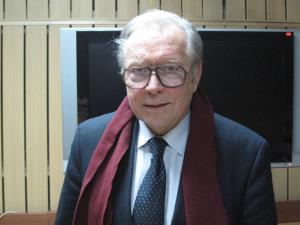 Prof. zw. Krzysztof Zanussi