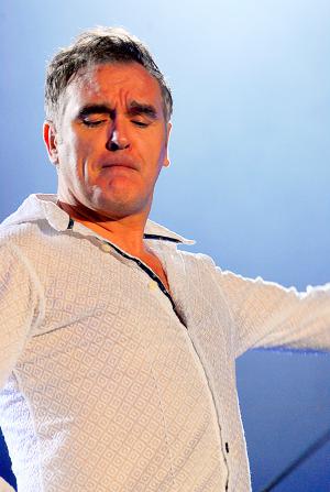 Steven Patrick Morrissey podczas występu na Hop Farm Festival (2011)