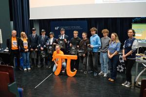 Uczestnicy międzyszkolnego turnieju wiedzy
fizycznej