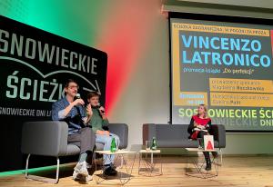 Od lewej: Vincenco Latronico, tłumaczka języka włoskiego Ewelina Polit
i dr Magdalena Boczkowska