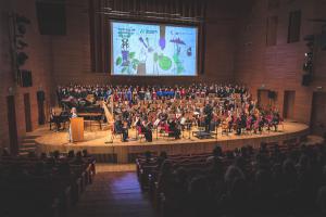 Ponad 200 chórzystów i instrumentalistów wykonało hymn sojuszu
Transform4Europe podczas uroczystego koncertu galowego
zorganizowanego w Akademii Muzycznej im. Karola Szymanowskiego
w Katowicach
