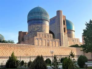 Górujący nad Samarkandą meczet Bibi Chanum