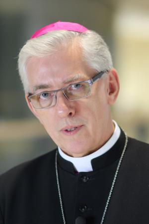JE Arcybiskup dr Wiktor Skworc, metropolita katowicki
i Wielki Kanclerz Wydziału Teologicznego Uniwersytetu
Śląskiego