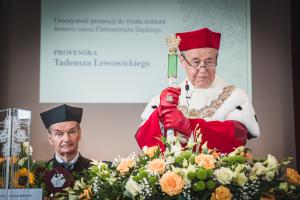 Uroczystość promocji do tytułu doktora honoris causa poprowadził JM Rektor Uniwersytetu
Śląskiego prof. dr hab. Andrzej Kowalczyk