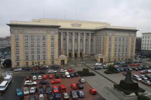 Gmach Śląskiego Urzędu Wojewódzkiego należy do najbardziej monumentalnych realizacji tego typu w II Rzeczypospolitej.
Został wzniesiony w latach 1924–1929