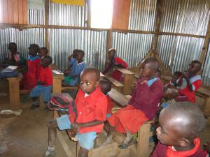Dzieci w szkole w Amboseli