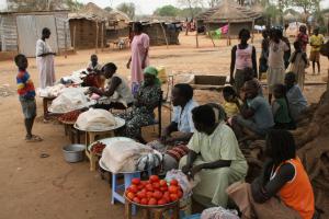 Handlarki na bazarze Dar es Salam w Dżubie