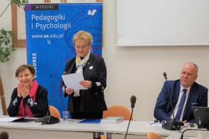 Od lewej: prof. zw. dr hab. Barbara Smolińska-Theiss, prof. dr hab.
Ewa Syrek i prof. zw. dr hab. Stanisław Juszczyk