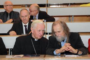 Arcybiskup senior dr Damian Zimoń i prof. zw. dr hab. Tadeusz Sławek (rektor UŚ w latach 1996–2002)