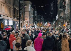 Czasem tylko krok dzieli nas od bezdomności.
Gdybyśmy niektóre osoby spotkali na ulicy, nie powiedzielibyśmy,
że są w kryzysie bezdomności