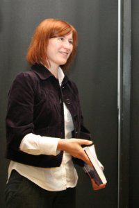 Dr Natalia Niedźwiecka jest adiunktem w Instytucie Socjologii Uniwersytetu Wrocławskiego. Jej praca „Etniczny aspekt tożsamości Łużyczan została w 2009 r. wydana w formie książki