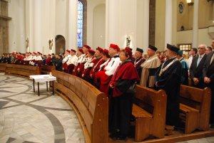 W mszy uczestniczyli m.in. przedstawiciele władz wszystkich uczelni śląskich