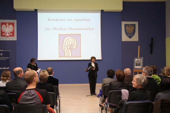 4 listopada 2010 r. odbyła się uroczystość wręczenia nagród laureatom ogólnopolskiego Konkursu na reportaż im. Maćka Chowanioka, którą poprowadziła prorektor UŚ prof. dr hab. Barbara Kożusznik