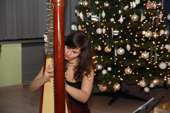 Na harfie grała Marta Sandurska