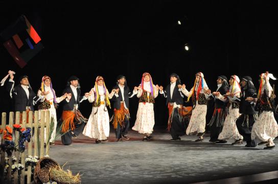 Zespół „Gökmeydan halkoyunları gençlik ve spor kulübü derneği” ze Stambułu zaprezentował tradycyjne tańce tureckie