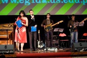Prowadzący uroczystość: redaktor muzyczny radia Egida Justyna Szostek i redaktor naczelny SSR Egida Radosław Aksamit