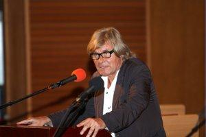 Prof. Filip Bajon wygłosił wykład pt."Nie tylko ilustracja"